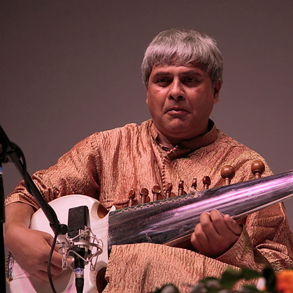 Alap-25-Biswajit_Roy_Chowdhary-photo-Zafir_Daniel-Trafo-2011.jpeg