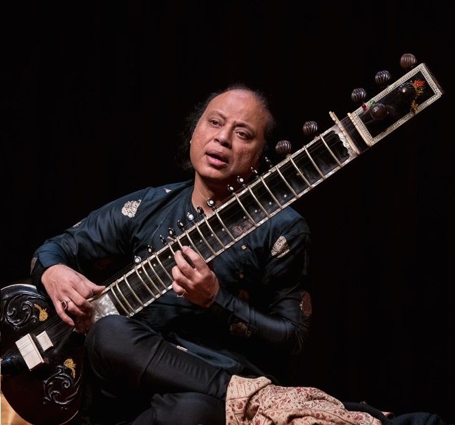 Alap: Nishat Khan, Mallikarjun Mansur, Bhajan Sopori, Nishat Khan Alap: Nishat Khan, Mallikarjun Mansur, Bhajan Sopori, Nishat Khan