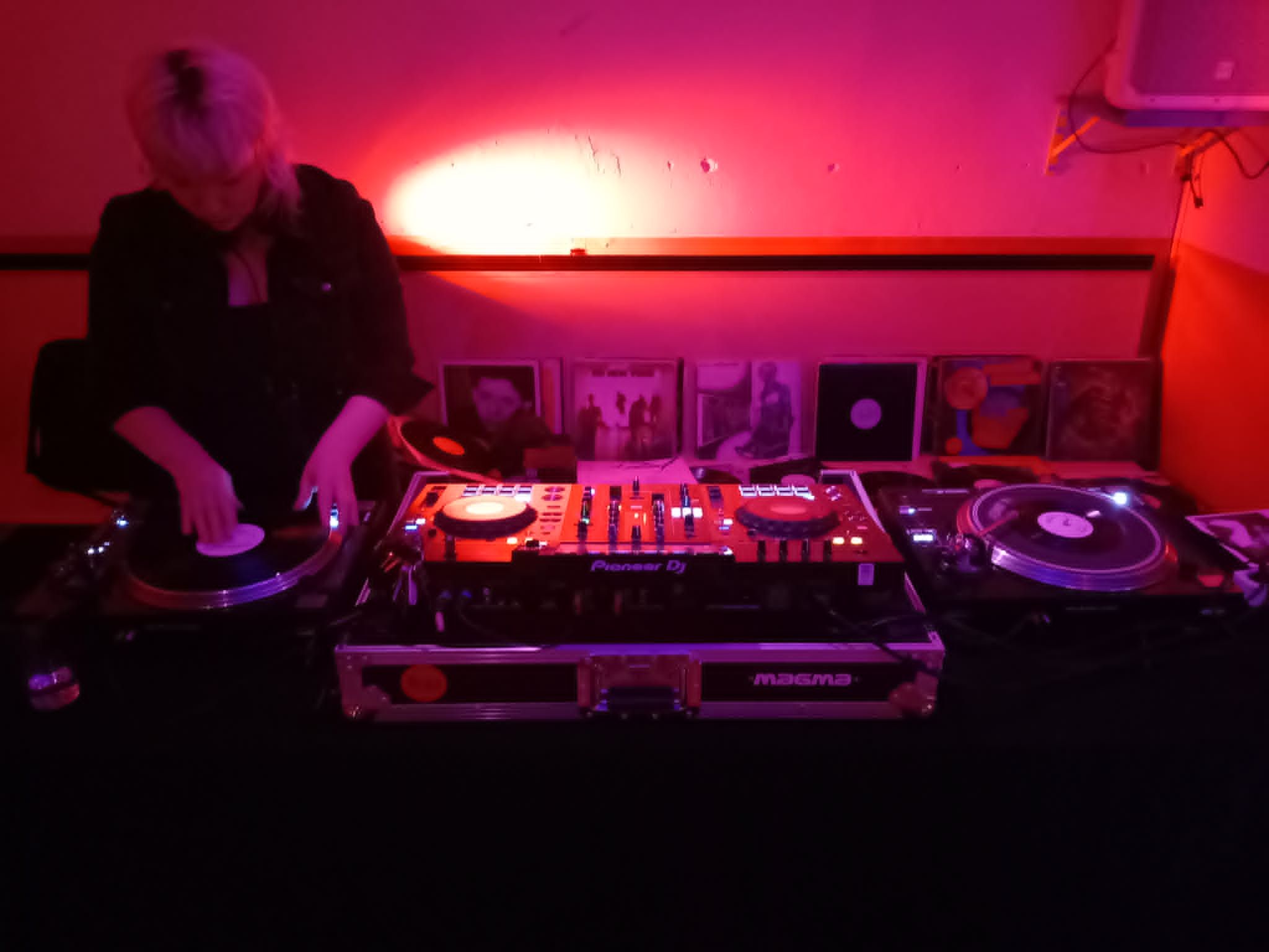emcsivinyl.jpeg