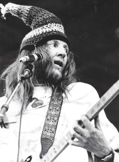nw-daevid_allen-400x543.jpeg
