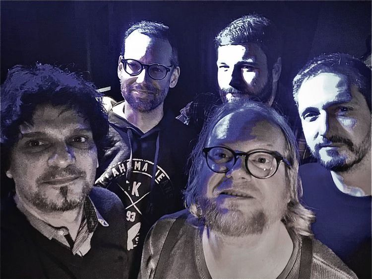 toldimike_band.jpeg